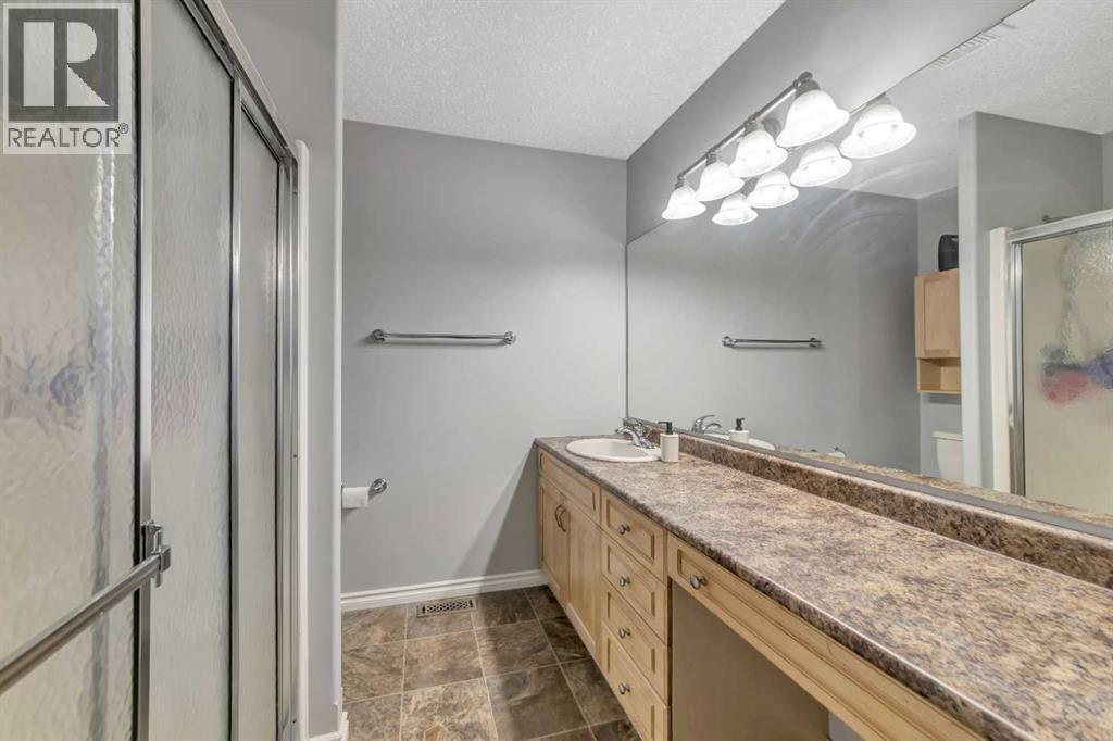 3204 65 Avenue, Lloydminster, AB - Indoor Photo Showing Bathroom