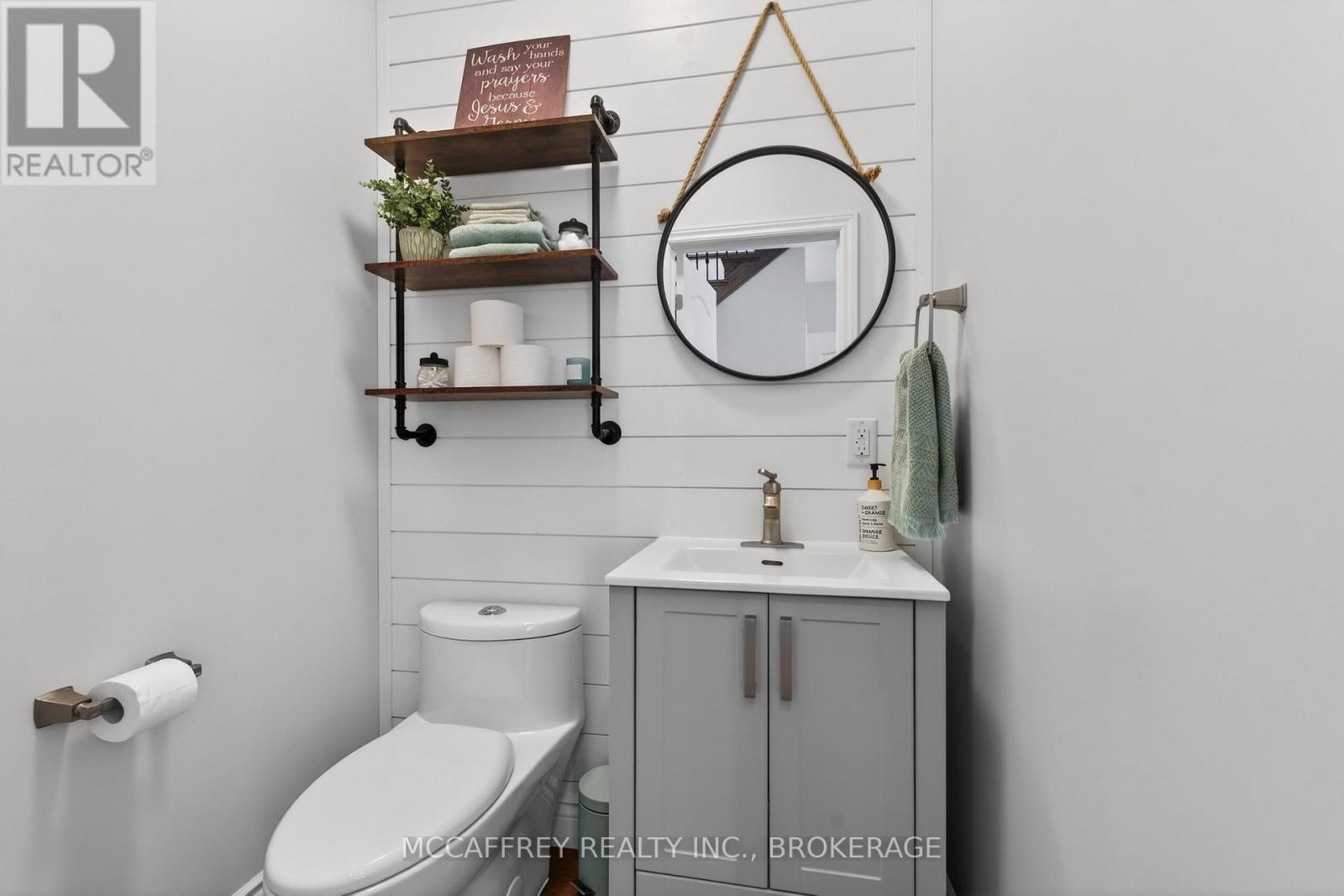 806 County Rd 1, Stone Mills (Stone Mills), ON - Indoor Photo Showing Bathroom