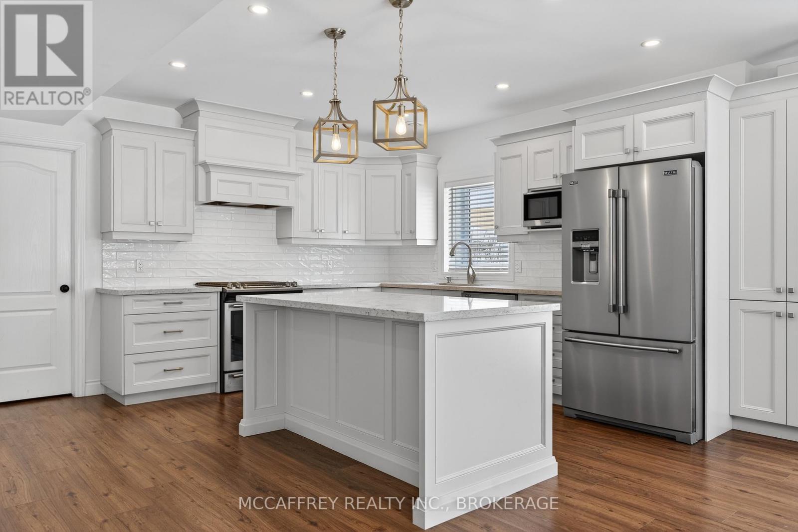 806 County Rd 1, Stone Mills (Stone Mills), ON - Indoor Photo Showing Kitchen With Upgraded Kitchen