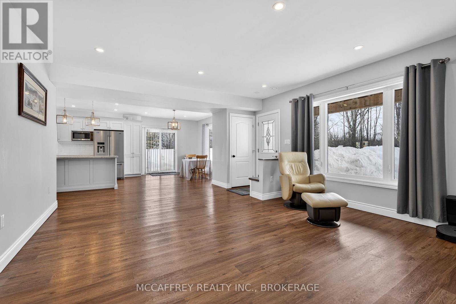 806 County Rd 1, Stone Mills (Stone Mills), ON - Indoor Photo Showing Living Room