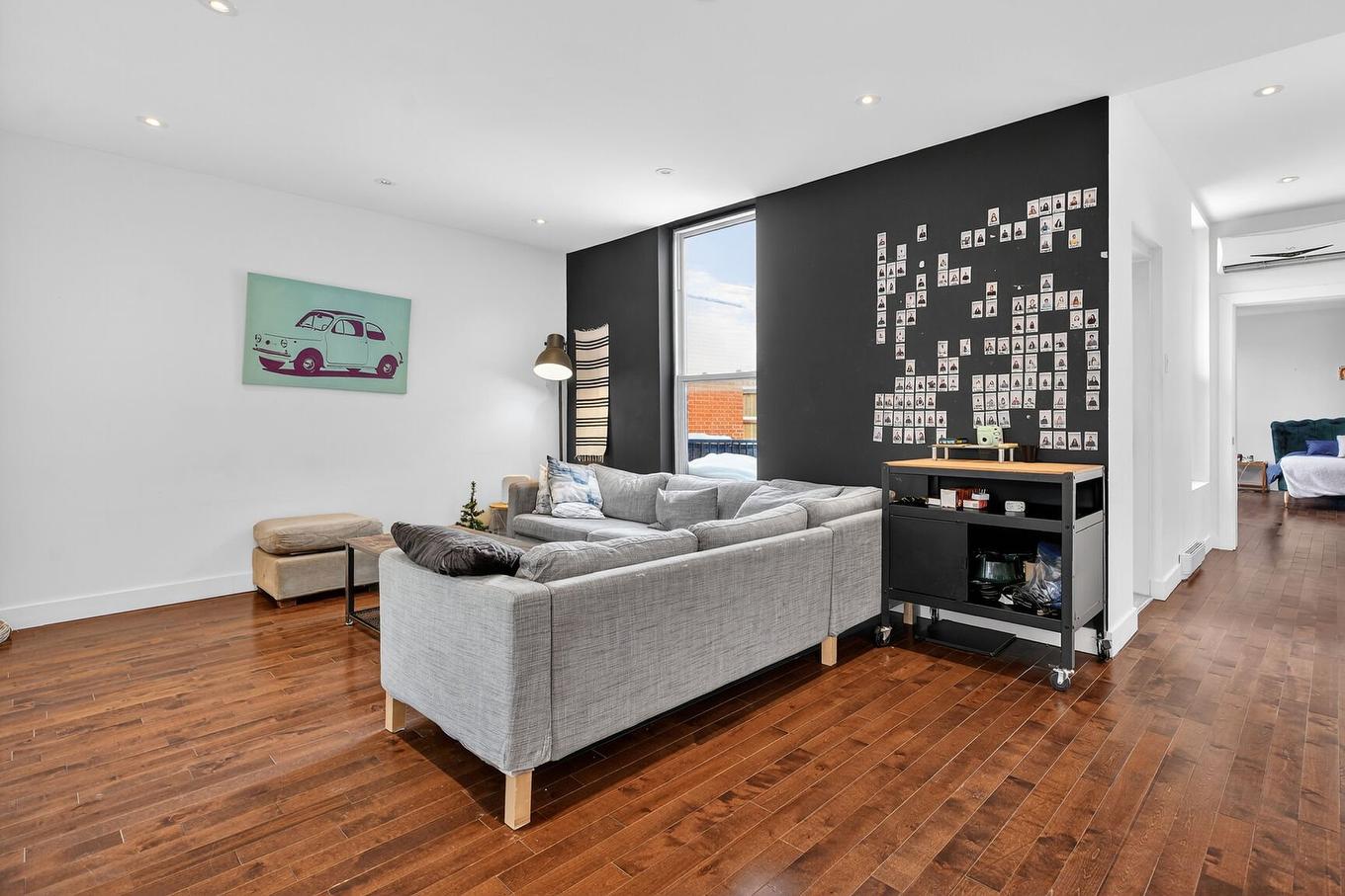 Living room - 206 Av. Des Pins E., Montréal (Le Plateau-Mont-Royal), QC - Indoor Photo Showing Living Room