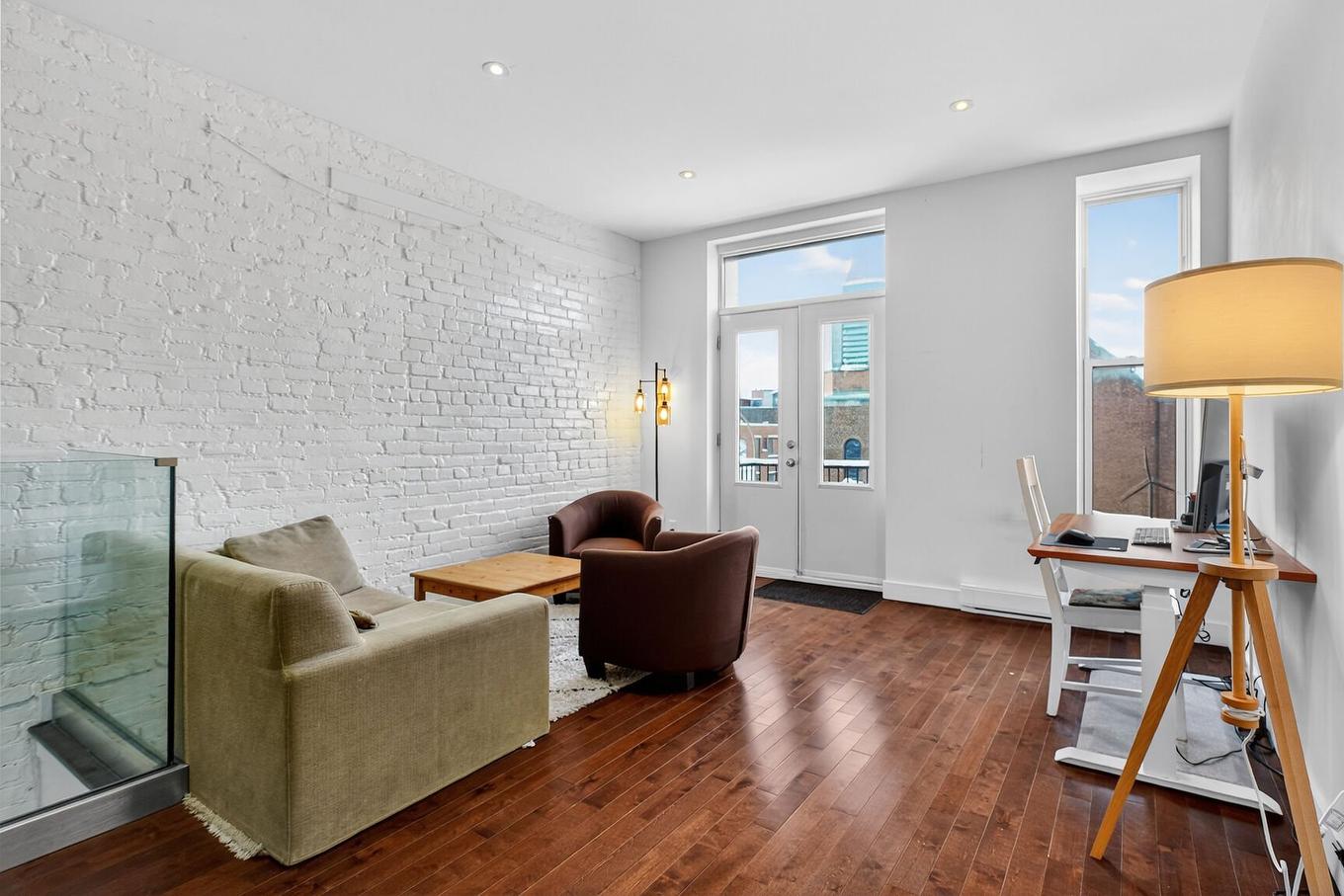 Den - 206 Av. Des Pins E., Montréal (Le Plateau-Mont-Royal), QC - Indoor