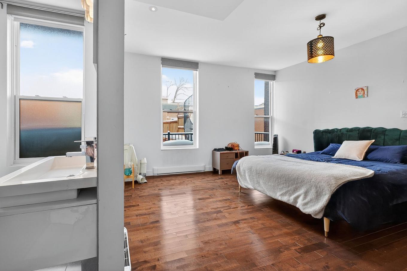 Primary bedroom - 206 Av. Des Pins E., Montréal (Le Plateau-Mont-Royal), QC - Indoor Photo Showing Bedroom