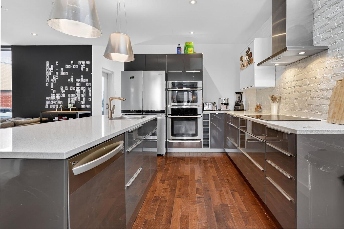 Kitchen - 206 Av. Des Pins E., Montréal (Le Plateau-Mont-Royal), QC - Indoor Photo Showing Kitchen With Upgraded Kitchen