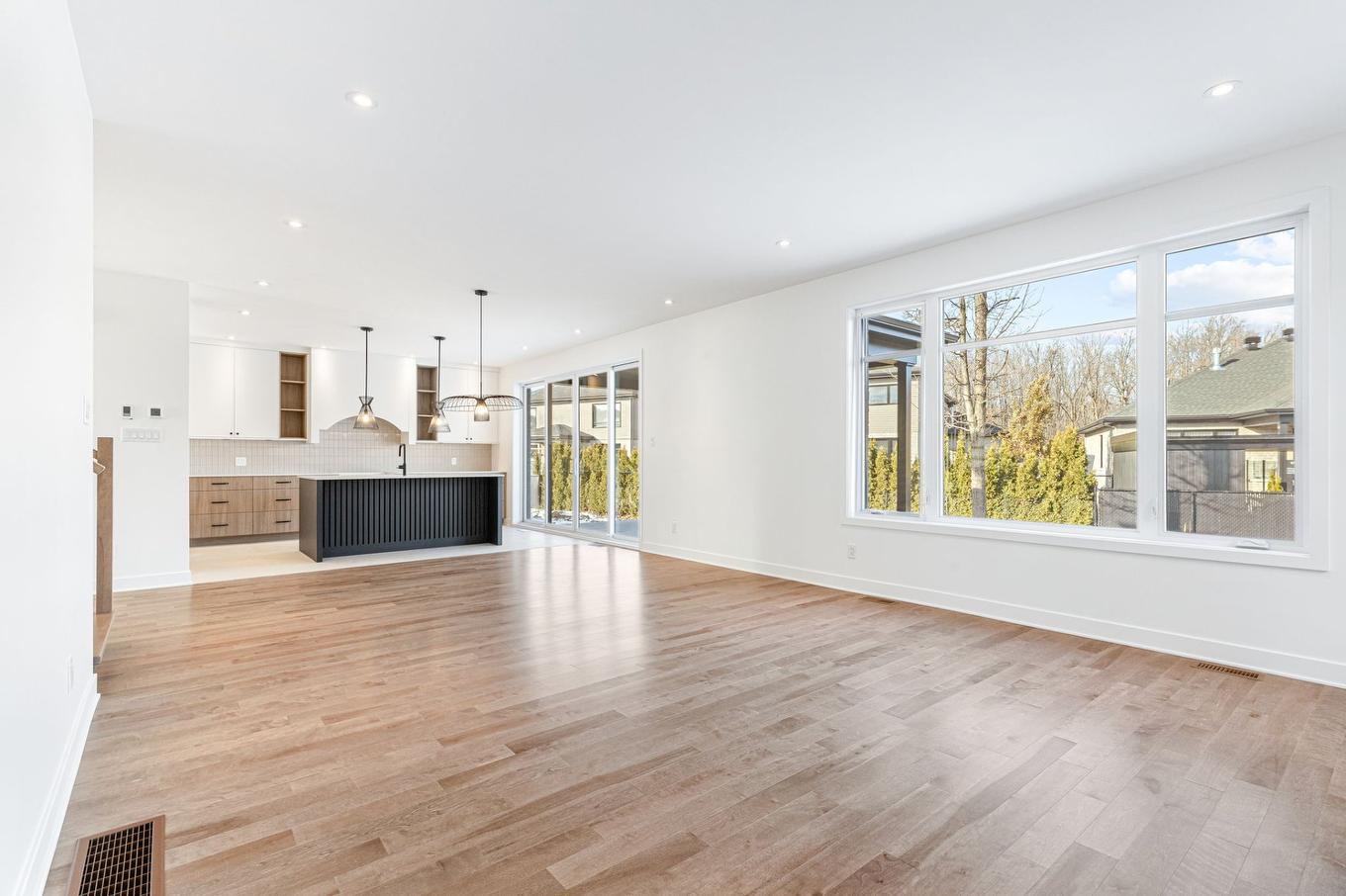 Vue d'ensemble - 751 Rue Louis-Quilico, Boucherville, QC - Indoor Photo Showing Living Room