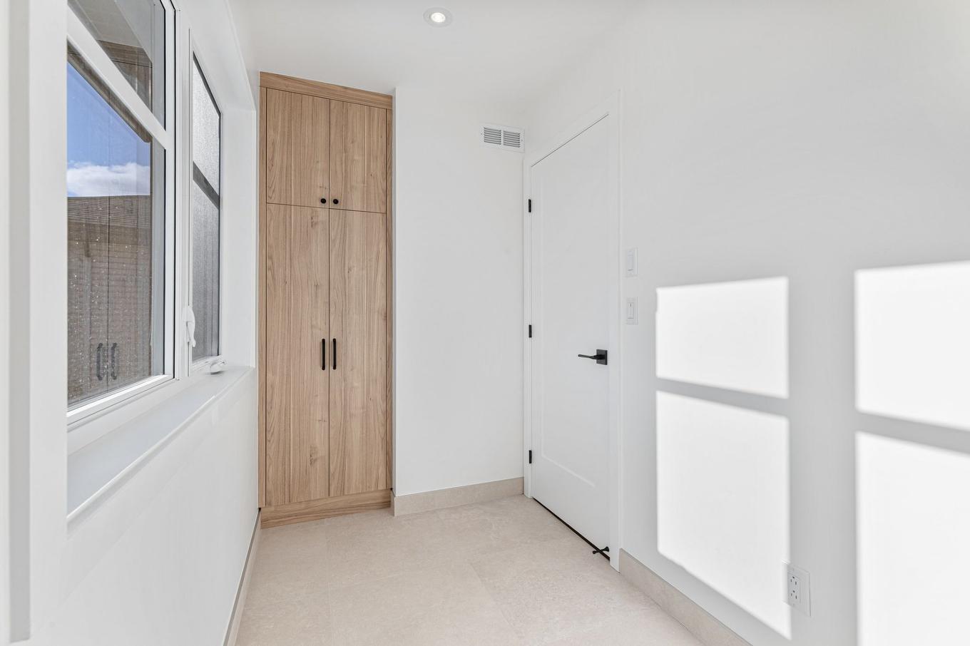 Salle de lavage - 751 Rue Louis-Quilico, Boucherville, QC - Indoor Photo Showing Other Room