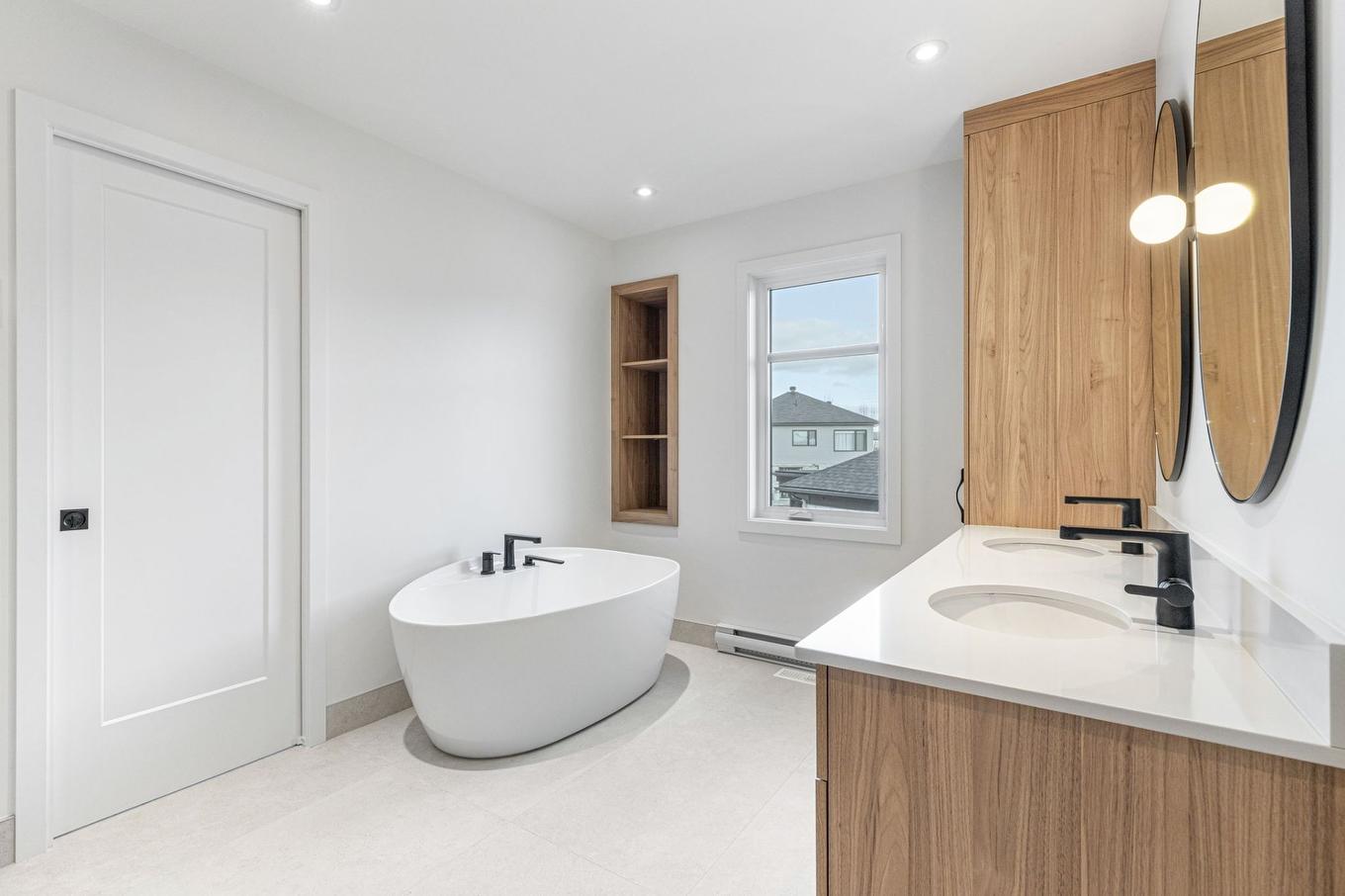 Salle de bains attenante à la CCP - 751 Rue Louis-Quilico, Boucherville, QC - Indoor Photo Showing Bathroom