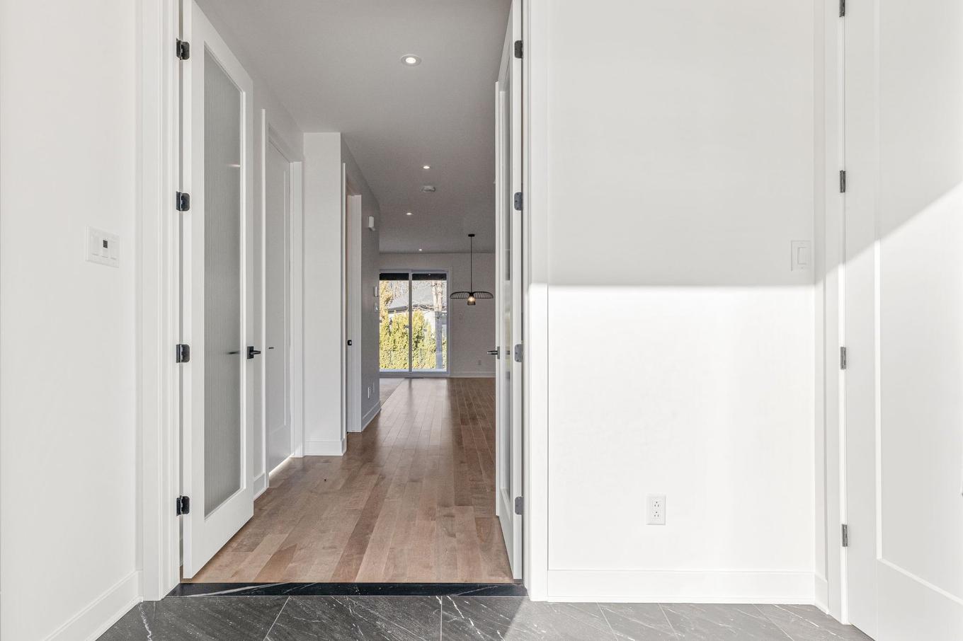 Hall d'entrée/Vestibule - 751 Rue Louis-Quilico, Boucherville, QC - Indoor Photo Showing Other Room