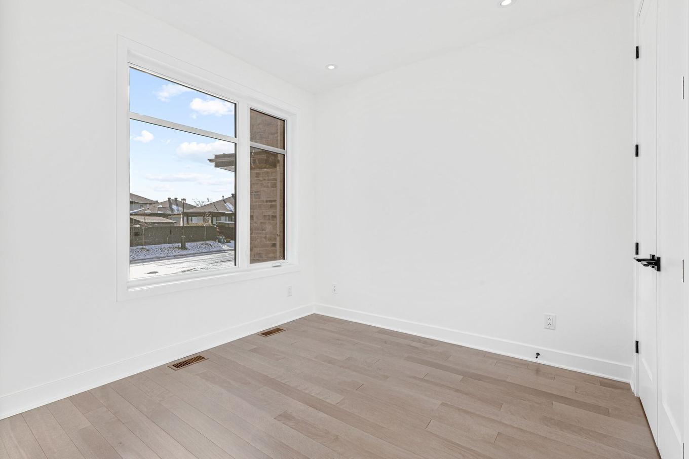 Bureau - 751 Rue Louis-Quilico, Boucherville, QC - Indoor Photo Showing Other Room