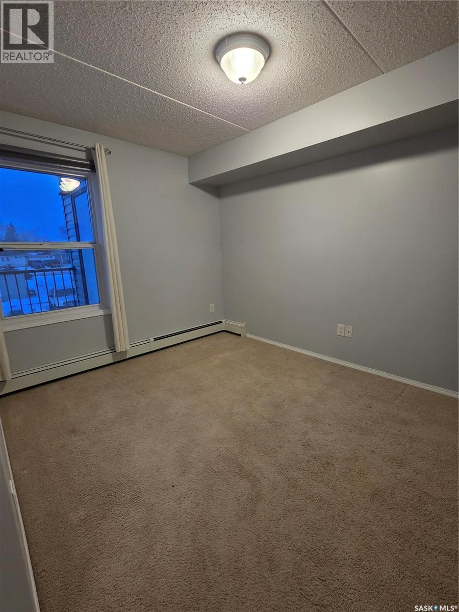 205 701 Henry Street, Estevan, SK - Indoor Photo Showing Other Room