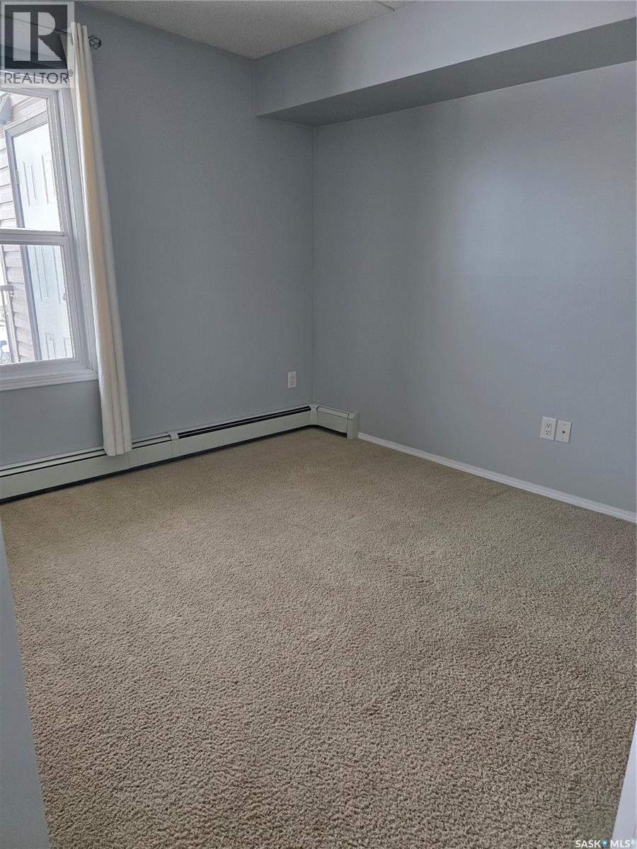 205 701 Henry Street, Estevan, SK - Indoor Photo Showing Other Room
