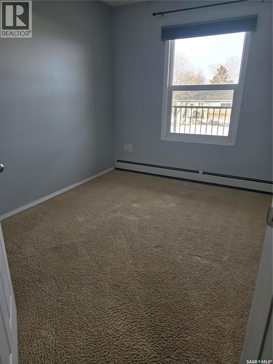 205 701 Henry Street, Estevan, SK - Indoor Photo Showing Other Room
