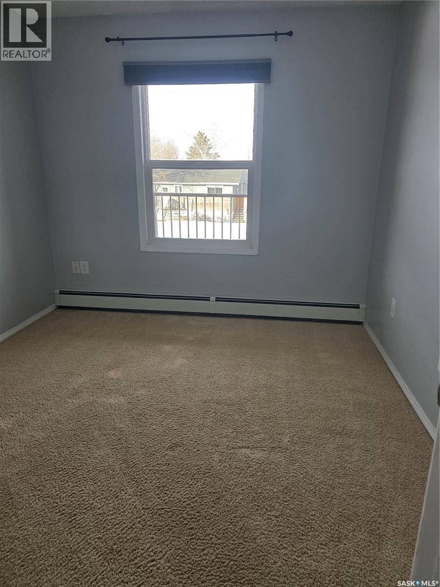 205 701 Henry Street, Estevan, SK - Indoor Photo Showing Other Room