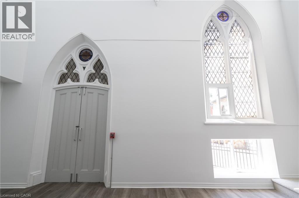 16 West Avenue S, Hamilton, ON - Indoor Photo Showing Other Room