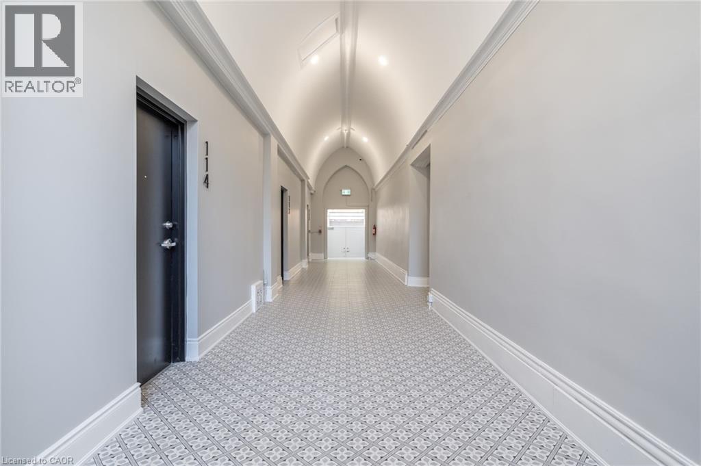 16 West Avenue S, Hamilton, ON - Indoor Photo Showing Other Room