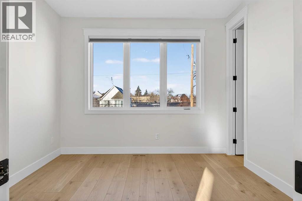 124 26 Avenue Ne, Calgary, AB - Indoor Photo Showing Other Room