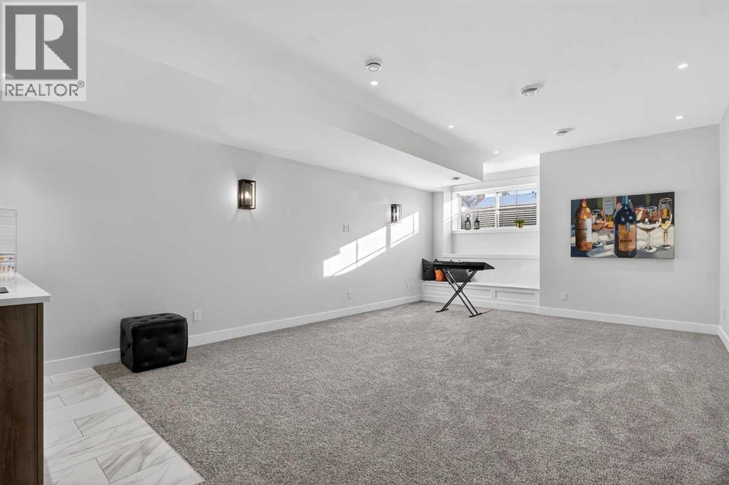 124 26 Avenue Ne, Calgary, AB - Indoor Photo Showing Other Room