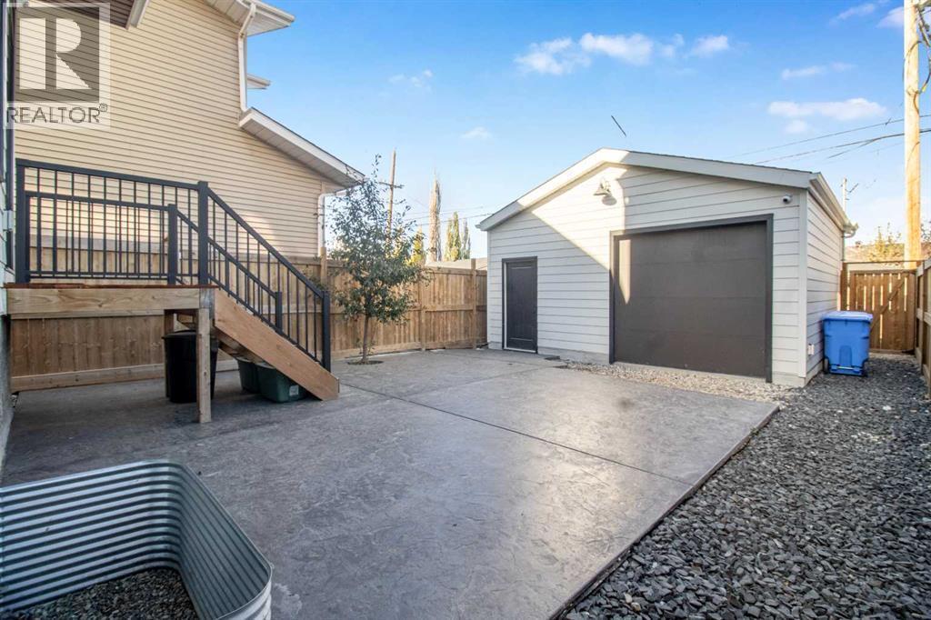 124 26 Avenue Ne, Calgary, AB - Outdoor With Exterior