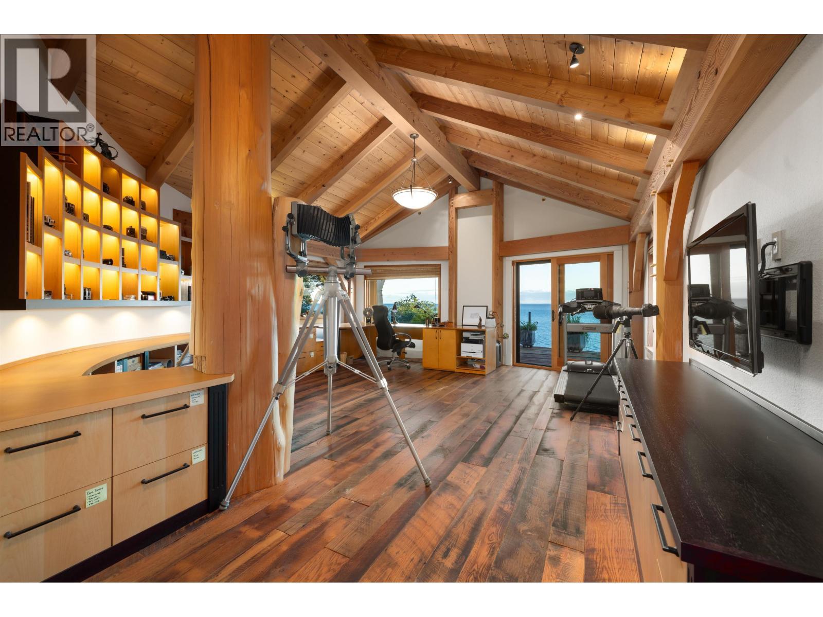 5871 Sunshine Coast Highway, Sechelt, BC - Indoor