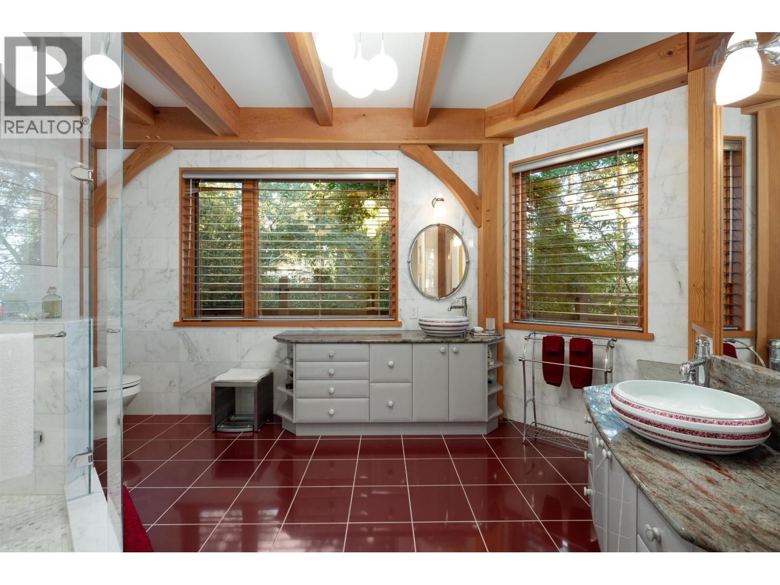 5871 Sunshine Coast Highway, Sechelt, BC - Indoor Photo Showing Bathroom