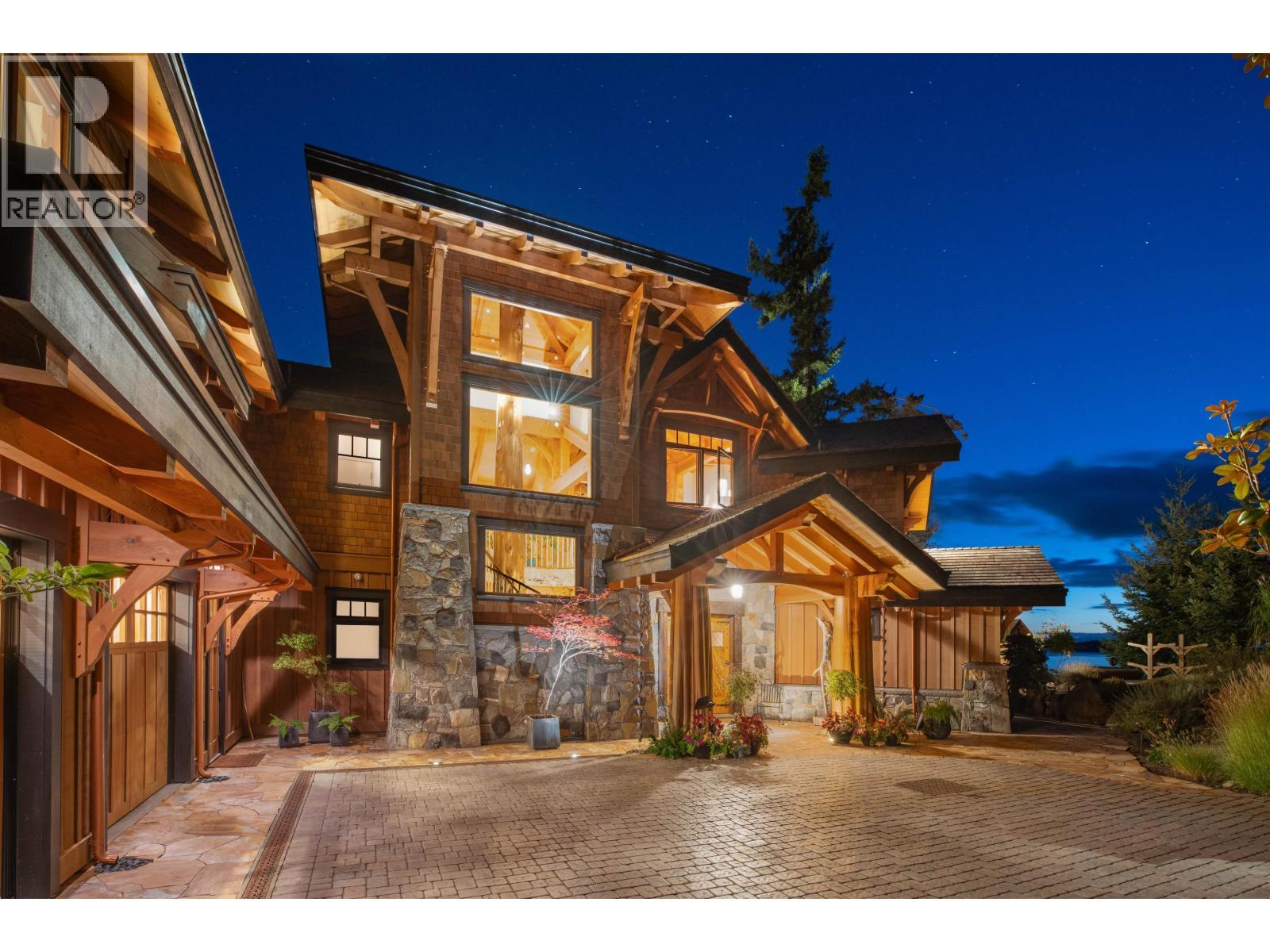 5871 Sunshine Coast Highway, Sechelt, BC - Outdoor
