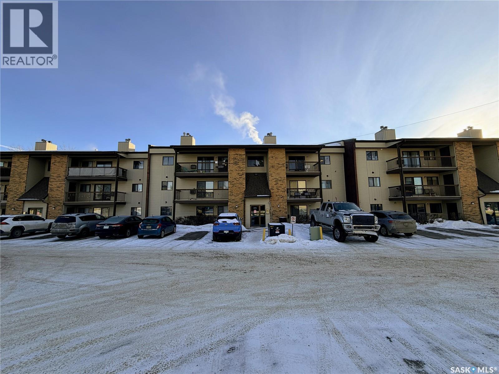 B3 375 Kingsmere Boulevard, Saskatoon, SK - Outdoor With Facade