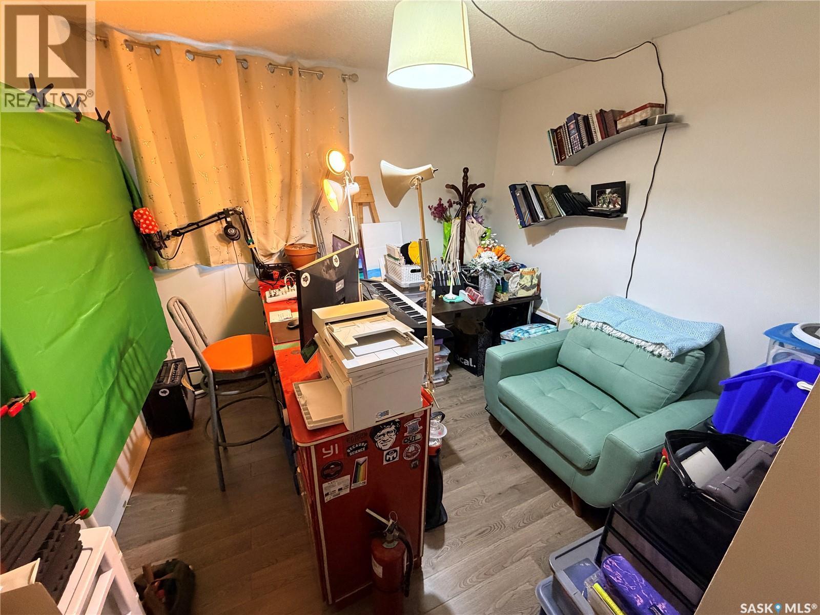 B3 375 Kingsmere Boulevard, Saskatoon, SK - Indoor