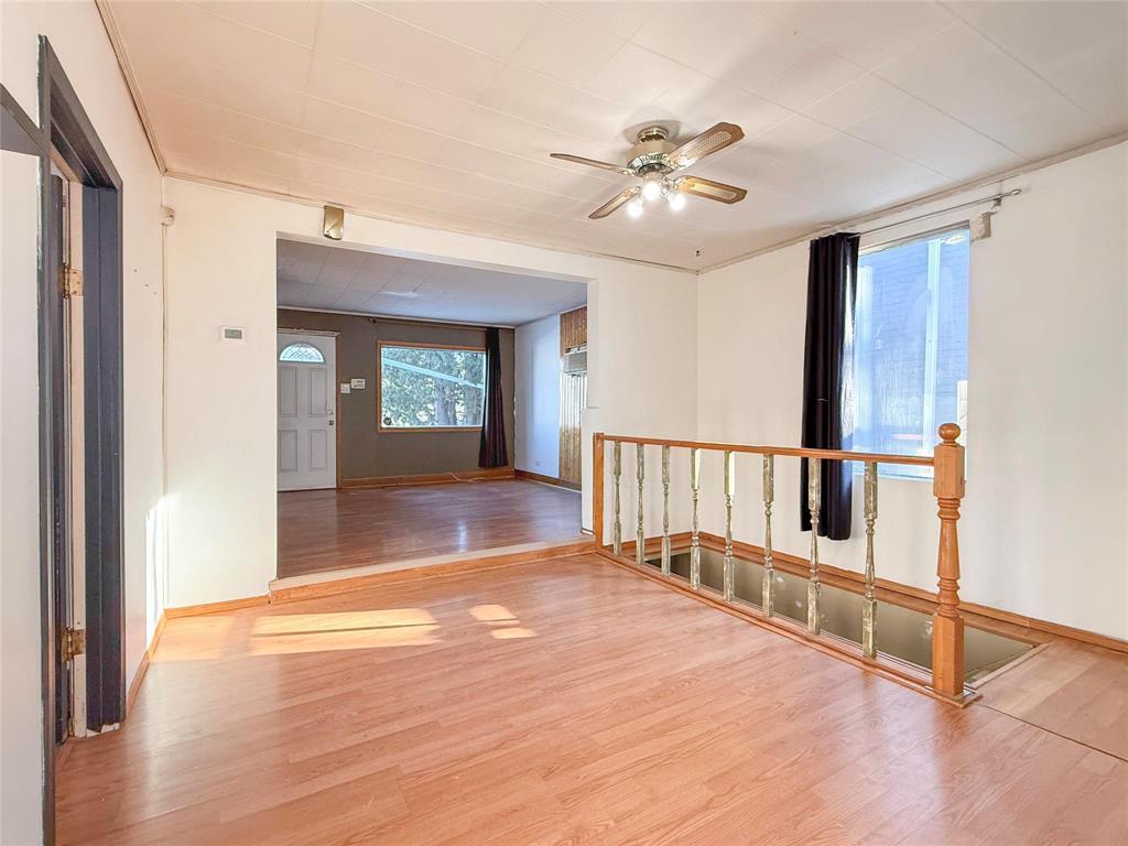 852 5Th Street, Brandon, MB - Indoor Photo Showing Other Room