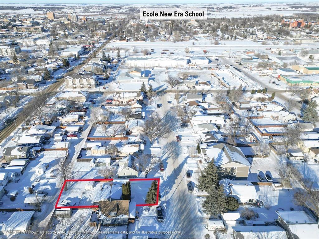 852 5Th Street, Brandon, MB - Outdoor With View