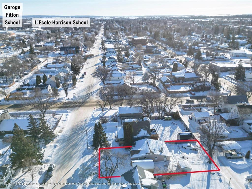 852 5Th Street, Brandon, MB - Outdoor With View