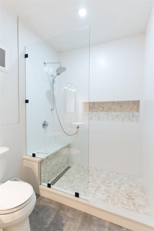 121 Aldershot Boulevard, Winnipeg, MB - Indoor Photo Showing Bathroom