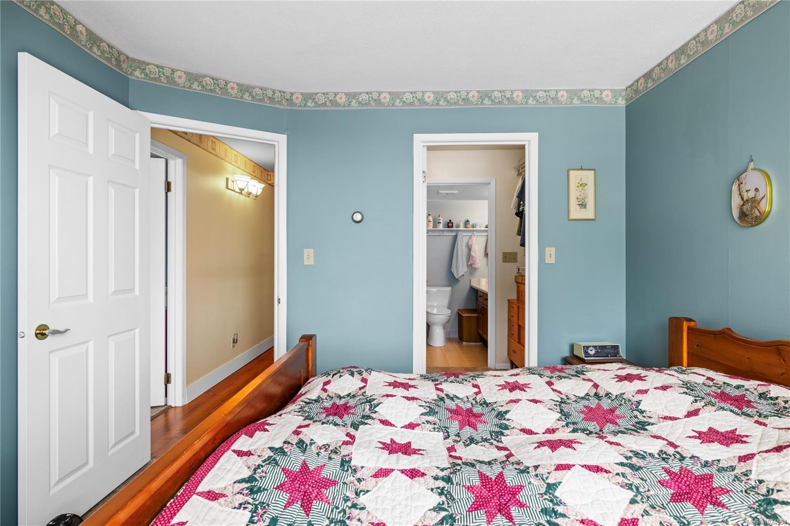 202-220 Townsite Rd, Nanaimo, BC - Indoor Photo Showing Bedroom