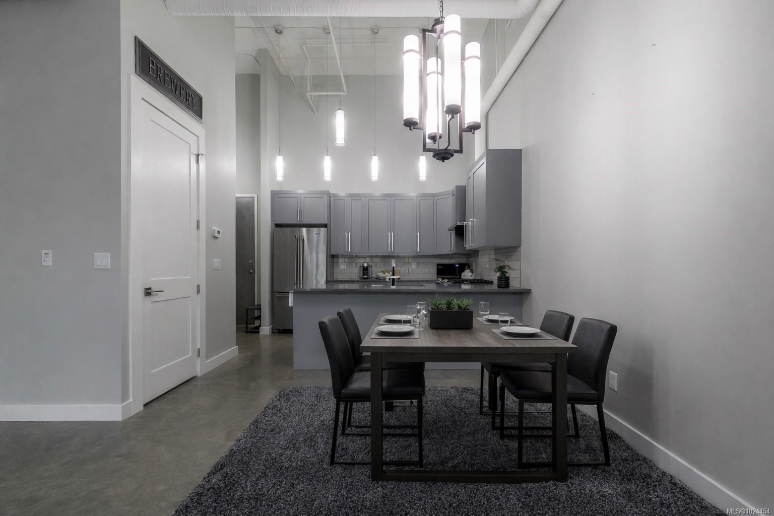 108-2049 Country Club Way, Langford, BC - Indoor Photo Showing Dining Room