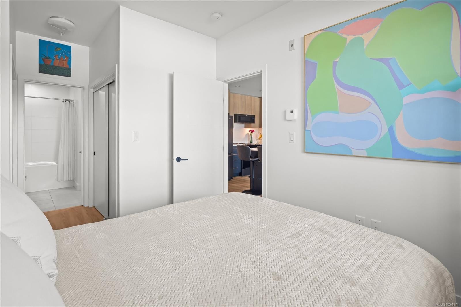 530-920 Reunion Ave, Langford, BC - Indoor Photo Showing Bedroom