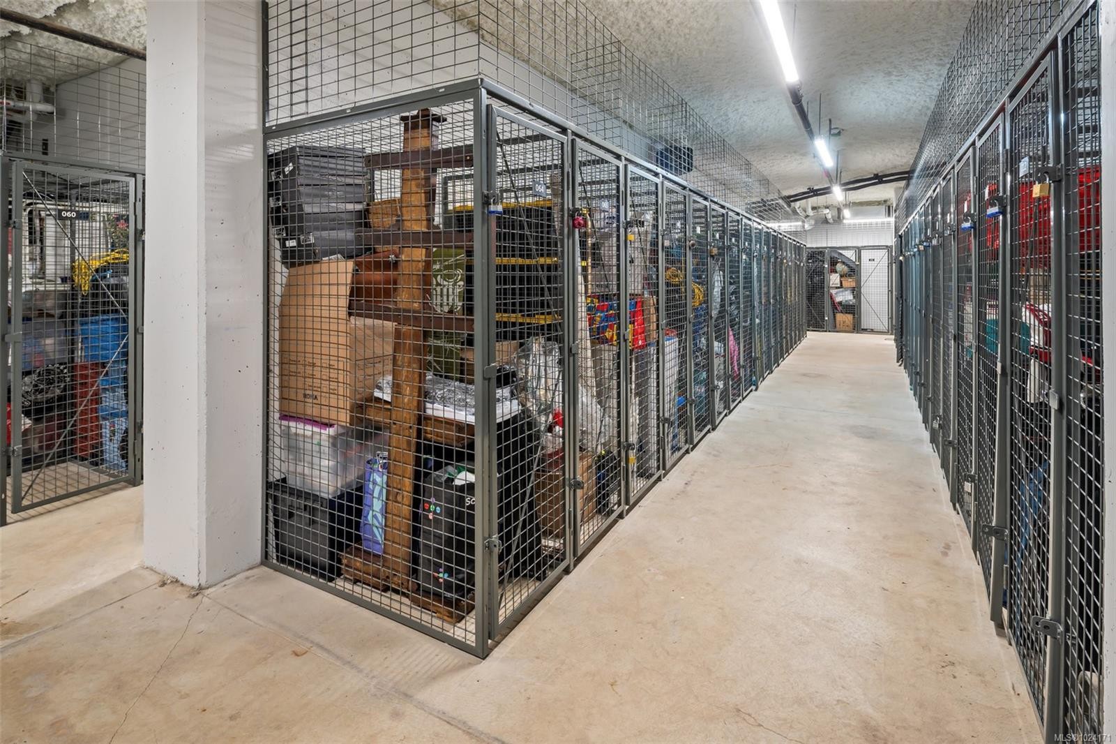 530-920 Reunion Ave, Langford, BC - Indoor