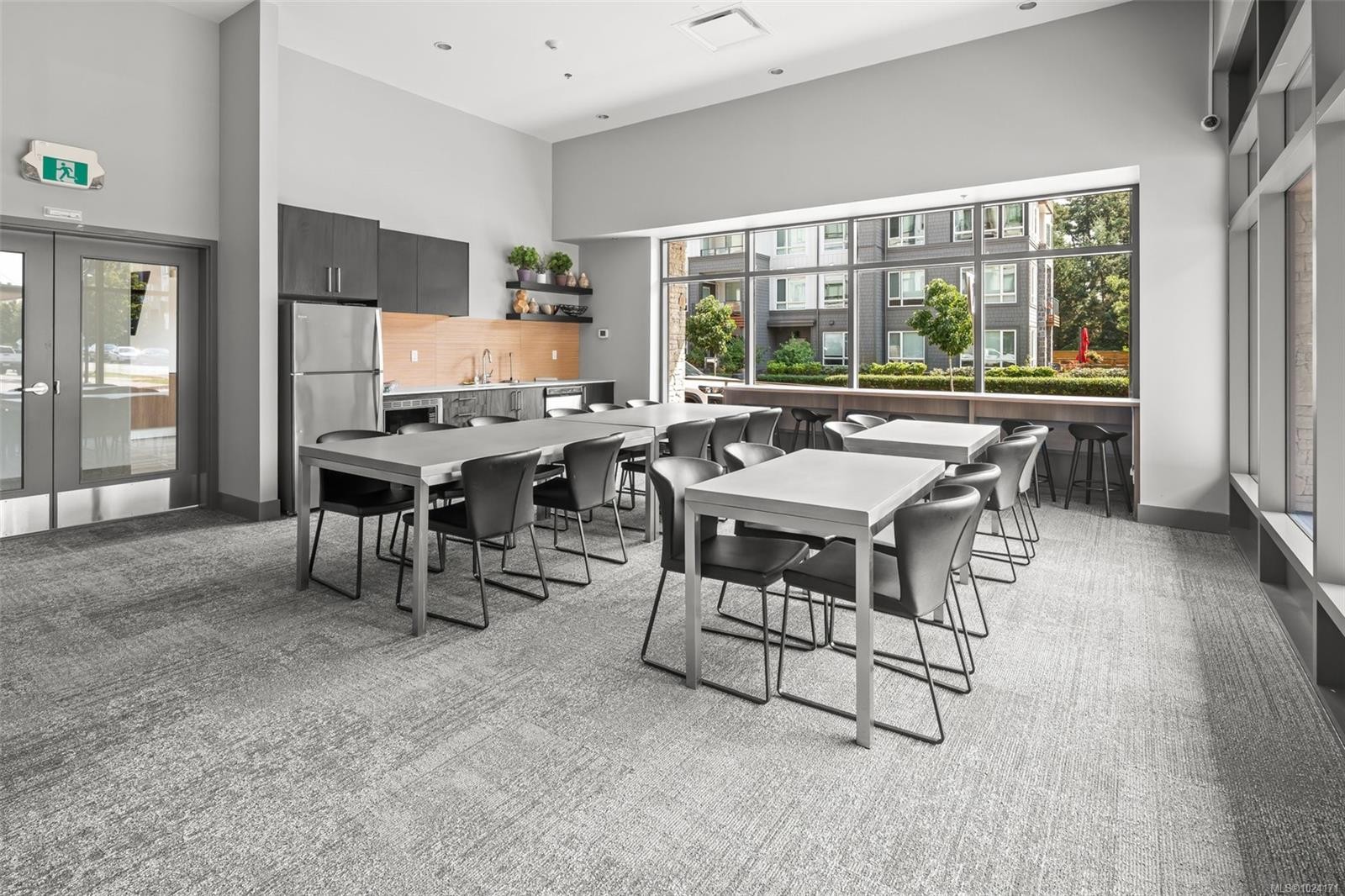 530-920 Reunion Ave, Langford, BC - Indoor Photo Showing Dining Room