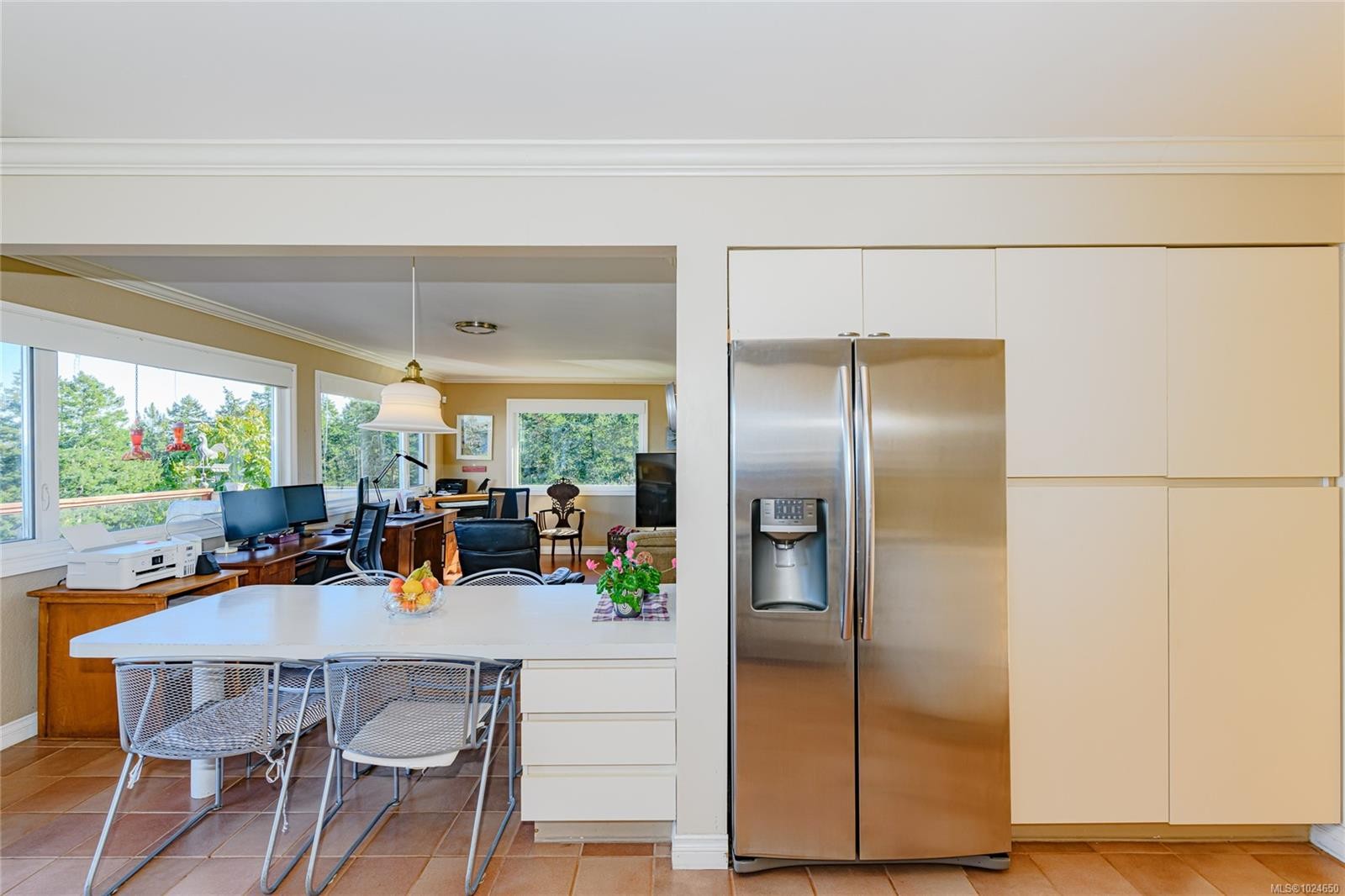 4727 Treetop Hts, Saanich, BC