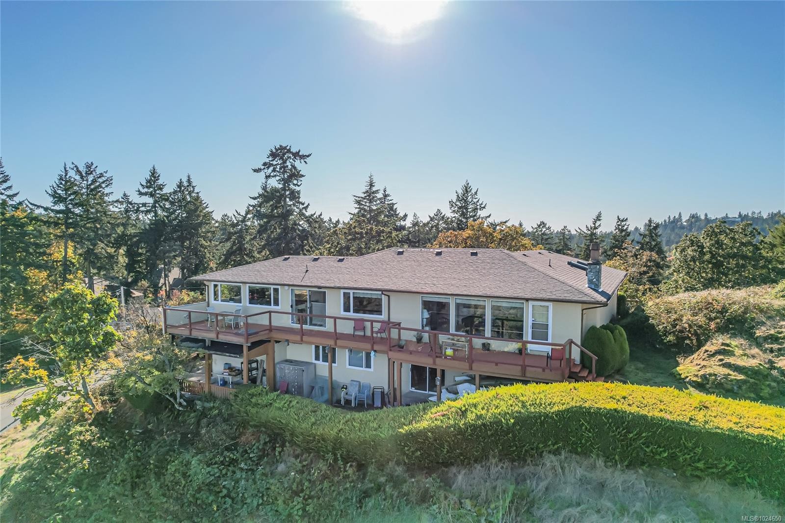 4727 Treetop Hts, Saanich, BC