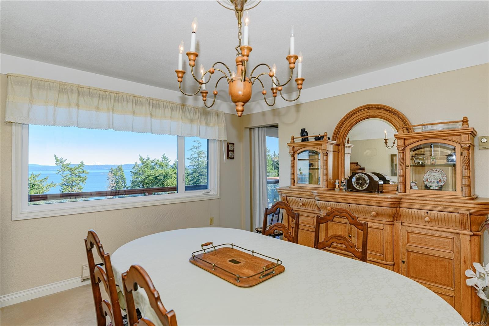 4727 Treetop Hts, Saanich, BC