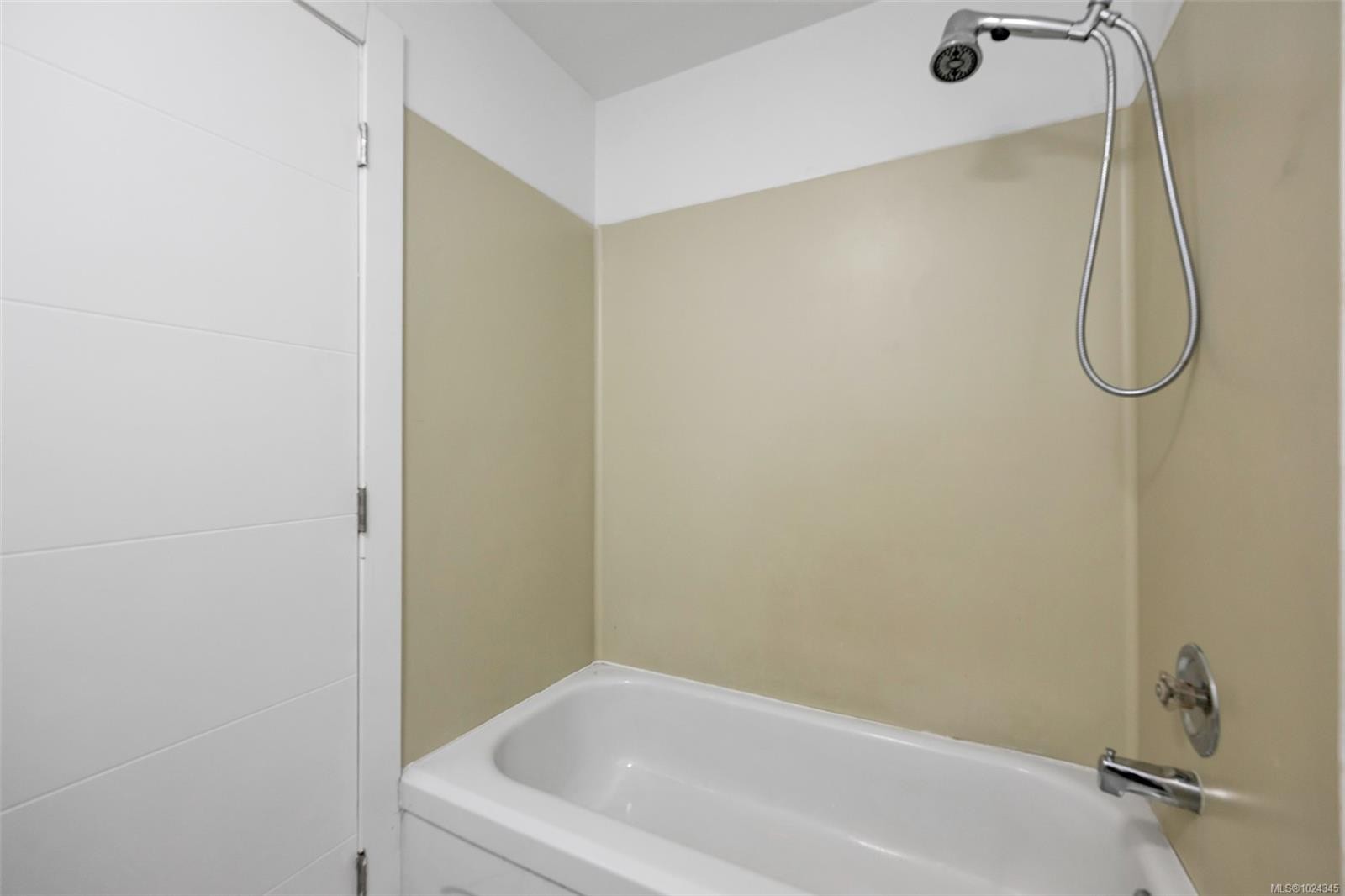 160 Cowichan Lake Rd, Lake Cowichan, BC