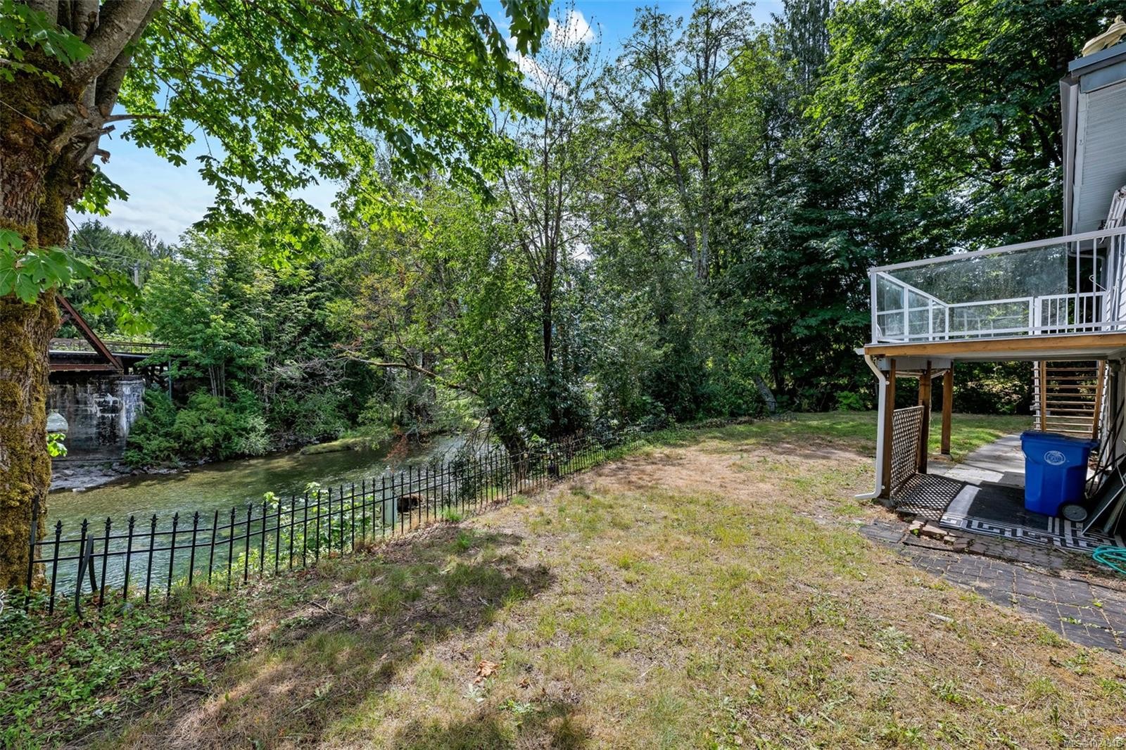 160 Cowichan Lake Rd, Lake Cowichan, BC