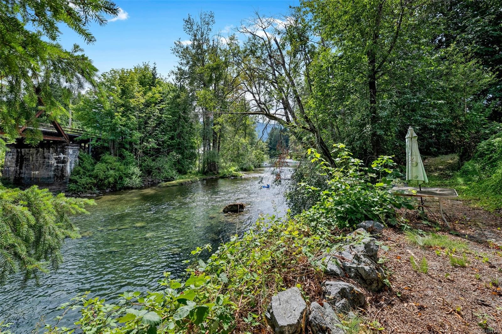 160 Cowichan Lake Rd, Lake Cowichan, BC