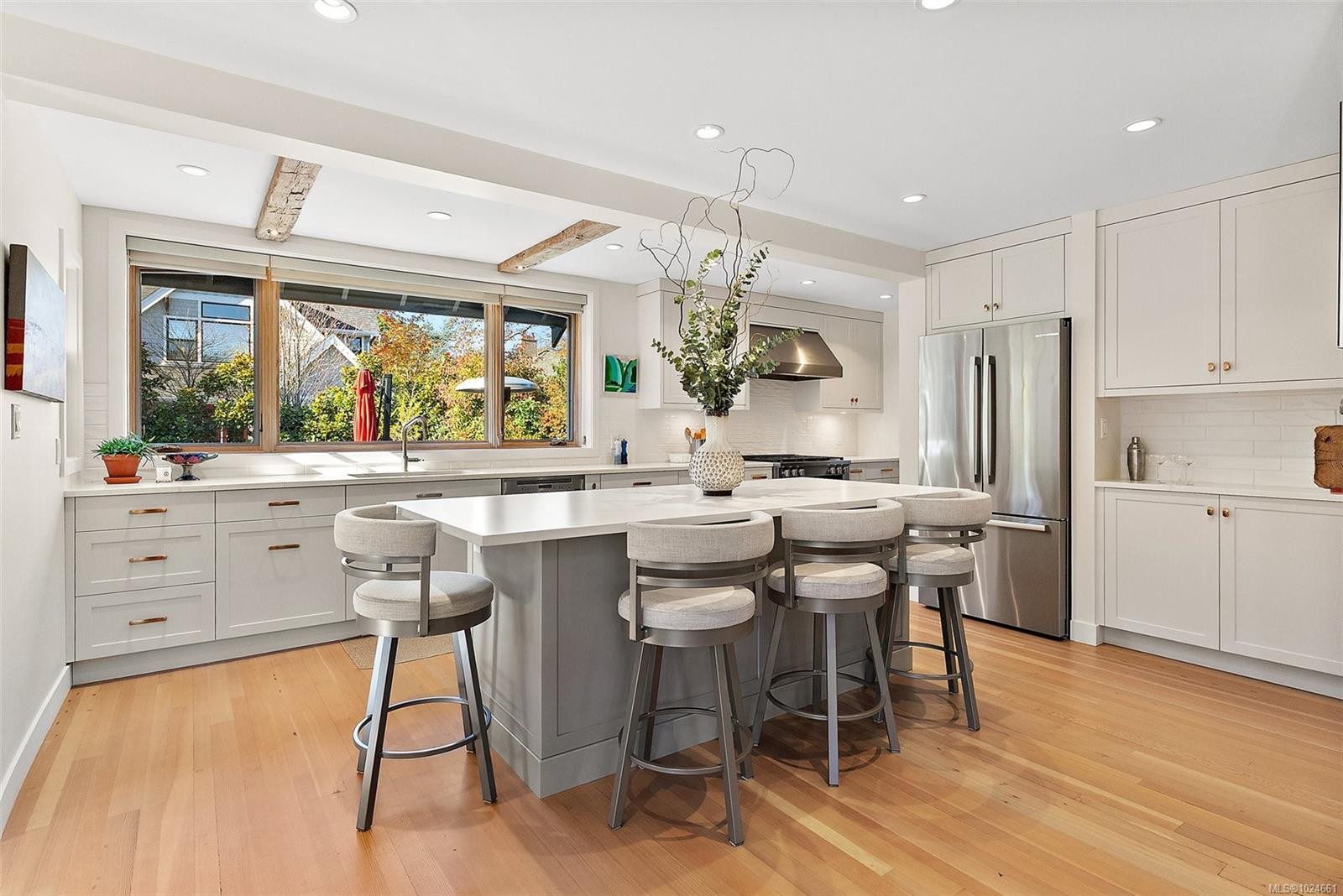 614 Monterey Ave, Oak Bay, BC