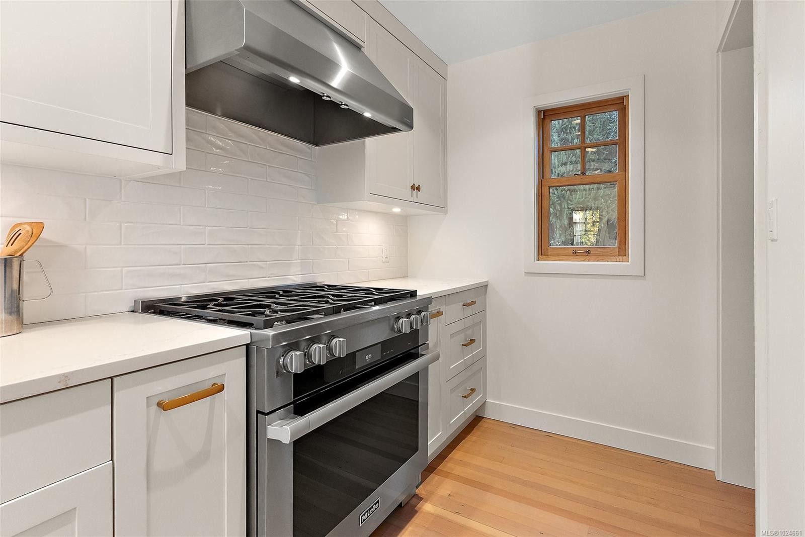 614 Monterey Ave, Oak Bay, BC