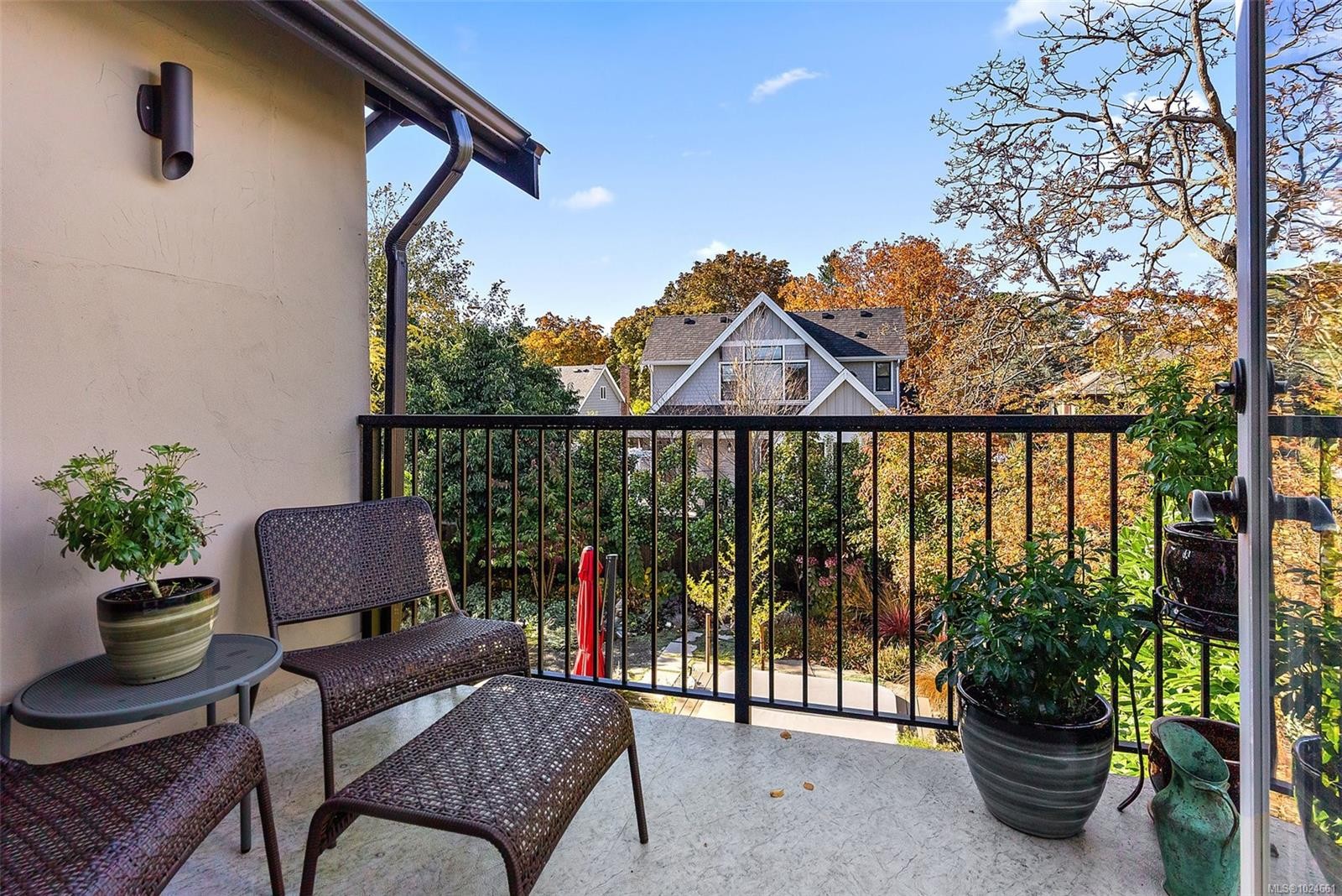 614 Monterey Ave, Oak Bay, BC