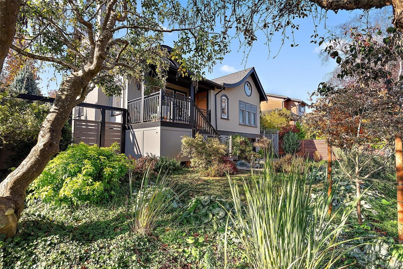 614 Monterey Ave, Oak Bay, BC