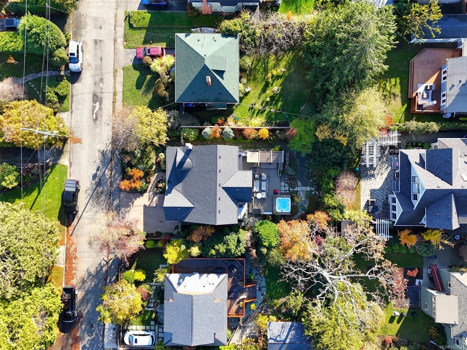 614 Monterey Ave, Oak Bay, BC