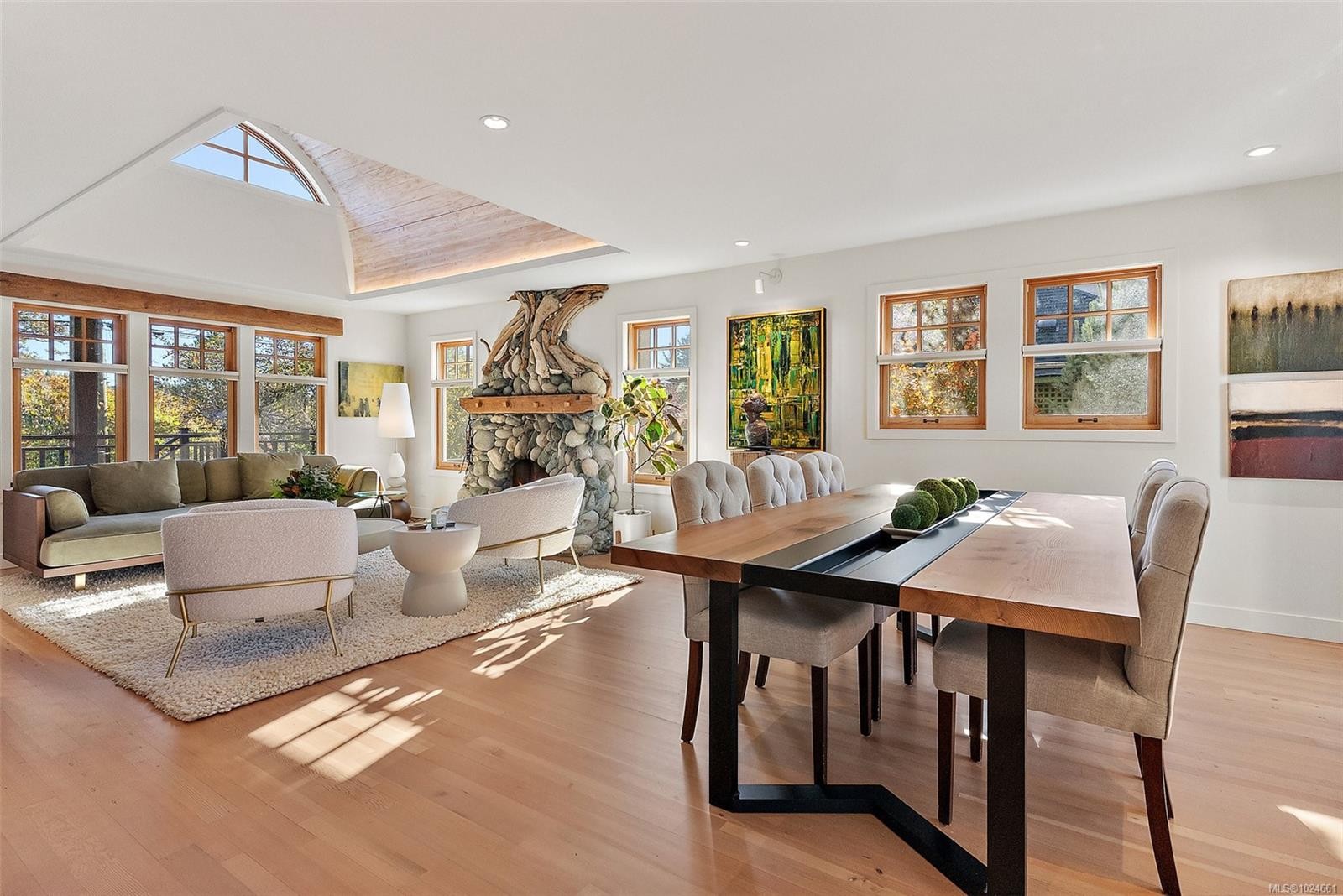 614 Monterey Ave, Oak Bay, BC