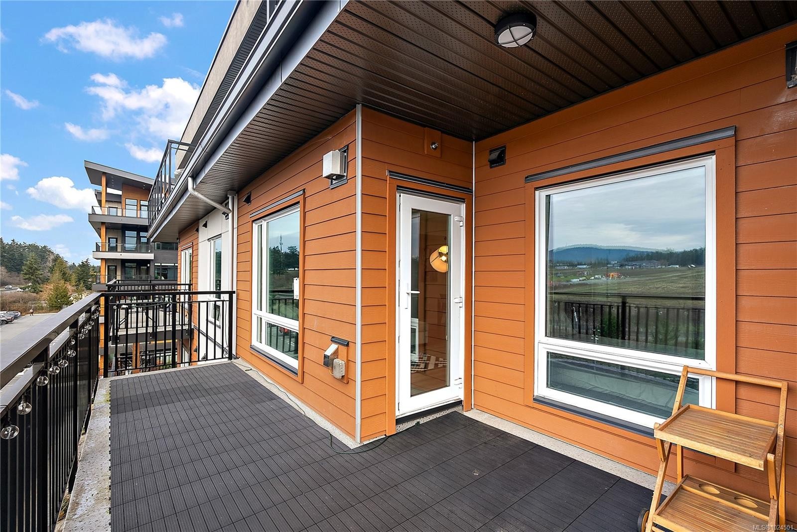 402-2500 Hackett Cres, Central Saanich, BC - Outdoor With Exterior