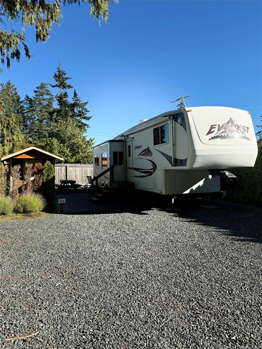 44-6050 Island Hwy, Qualicum Beach, BC